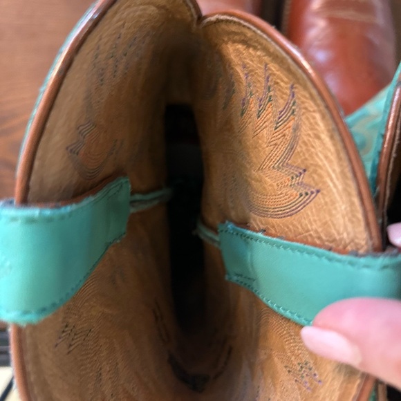 Justin Cowboy Boots with Decorative Stitching - Picture 10 of 12